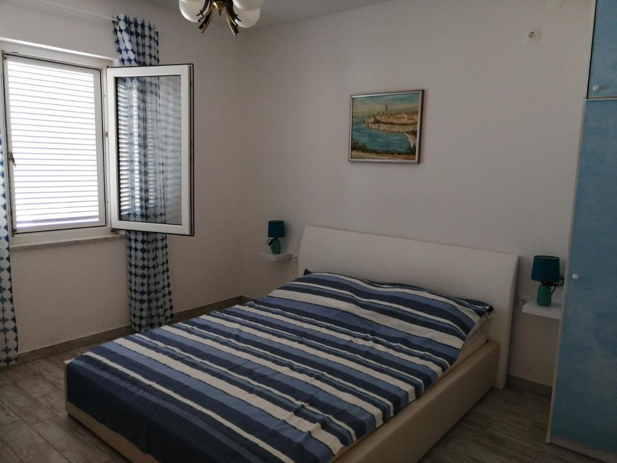 Apartmani Nevera Krk Town Luaran gambar