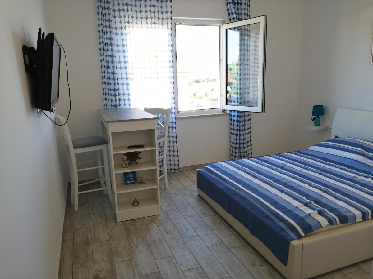 Apartmani Nevera Krk Town Luaran gambar